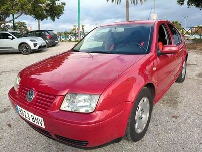 Granate Usado 2001 VW Bora Conceptline Berlina | 3500 €