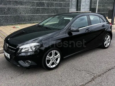 Begagnad Mercedes A180 Style 122 HK (89 kW) 2015 Svart Sedan