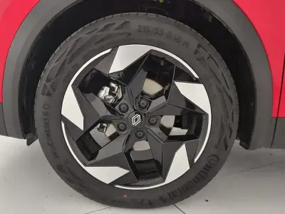 Usado Renault Captur Techno 100 CV (73 kW) 2025 Rojo SUV