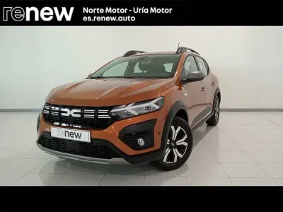 Usado Dacia Sandero Expression 100 CV (73 kW) 2023 Naranja Berlina