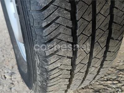 Usado Ford Tourneo Limited 125 CV (91 kW) 2012 Blanco Monovolumen