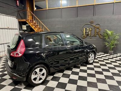 Usado Renault Scénic III Dynamique 110 CV (80 kW) 2011 Negro Monovolumen