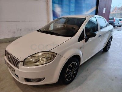 Usado Fiat Linea Dynamic 77 CV (56 kW) 2010 Blanco Berlina