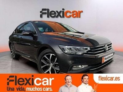Usado VW Passat Executive 120 CV (88 kW) 2020 Gris Familiar