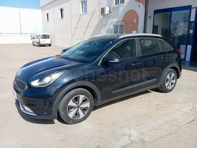 Usado Kia Niro 141 CV (103 kW) 2019 Verde SUV