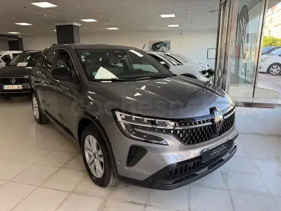 Usado Renault Austral Evolution 200 CV (147 kW) 2025 Gris / plata SUV
