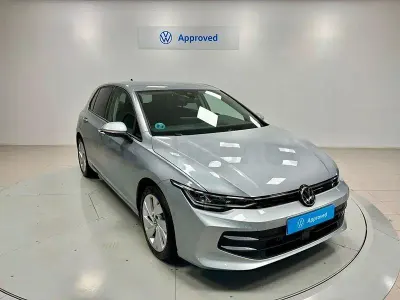 Usado VW Golf VIII 115 CV (84 kW) 2025 Gris / plata Berlina