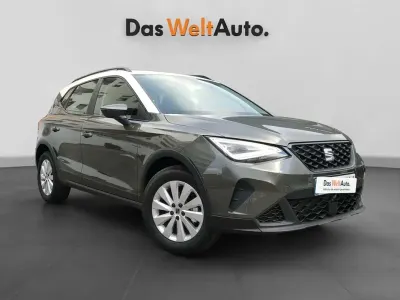 Usado Seat Arona Style 110 CV (80 kW) 2024 Plateado SUV