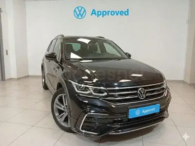 Käytetty VW Tiguan R-line 150 HP (110 kW) 2023 Musta Katumaasturi