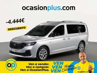 Usado Ford Tourneo Titanium 122 CV (89 kW) 2025 Plateado Van