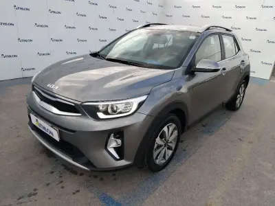 Nuevo Kia Stonic 101 CV (74 kW) 2025 Gris SUV