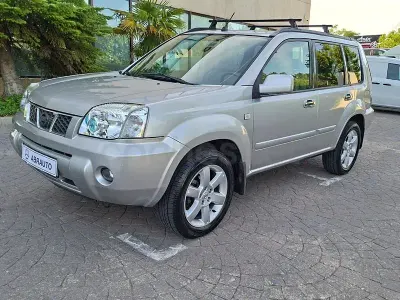 Usado Nissan X-Trail Pack 136 CV (100 kW) 2007 Gris / plata SUV