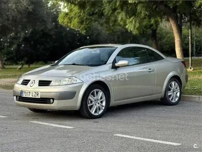 Usado Renault Mégane Cabriolet Luxe 165 CV (121 kW) 2005 Beige Descapotable