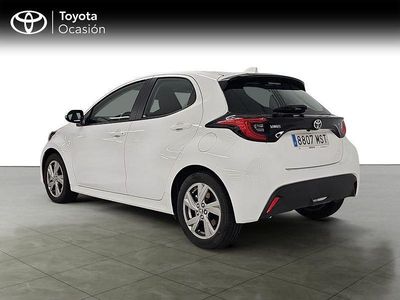 Usado Toyota Yaris Active 116 CV (85 kW) 2024 Blanco Utilitario