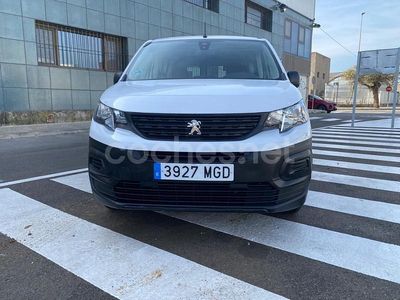 Usado Peugeot Rifter Active 100 CV (73 kW) 2023 Blanco Monovolumen
