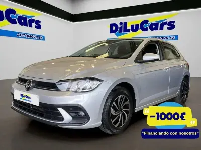 Usado VW Polo Life 95 CV (69 kW) 2023 Gris / plata Utilitario