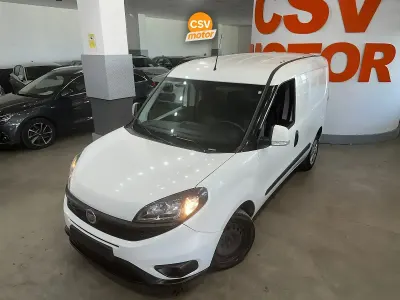 Usado Fiat Doblò 95 CV (69 kW) 2022 Blanco Monovolumen