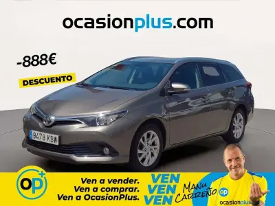 Usado Toyota Auris Touring Sports Active 116 CV (85 kW) 2017 Gris Familiar
