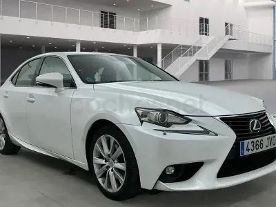 Usado Lexus IS300h Business Edition 223 CV (164 kW) 2016 Blanco Berlina