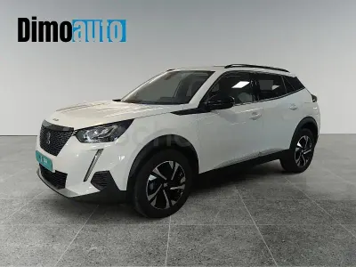 Usado Peugeot 2008 Allure 100 CV (73 kW) 2022 Blanco SUV
