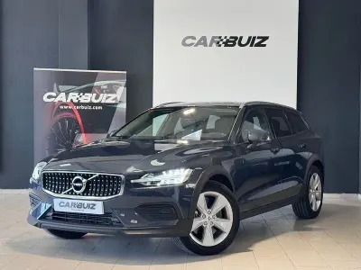 Usado Volvo V60 CC Momentum 190 CV (139 kW) 2019 Azul Familiar