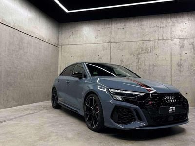 Usado Audi RS3 Sportback Ambiente 400 CV (294 kW) 2023 Gris Utilitario