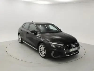 Używany Audi A3 150 KM (110 kW) 2023 Czarny Sedan/Limuzyna