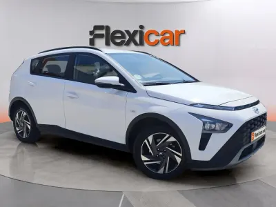Usado Hyundai Bayon 101 CV (74 kW) 2023 Blanco SUV