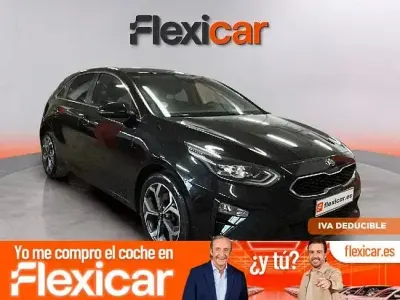 Usado Kia Ceed 136 CV (100 kW) 2021 Negro Utilitario