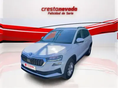 Usado Skoda Karoq Ambition 150 CV (110 kW) 2022 Blanco SUV