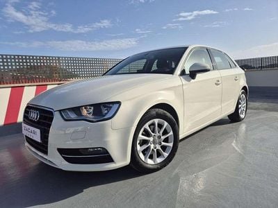 Usado Audi A3 Sportback Attraction 105 CV (77 kW) 2013 Blanco Utilitario