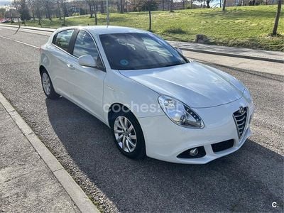 Usado Alfa Romeo Giulietta Distinctive 120 CV (88 kW) 2016 Blanco Utilitario