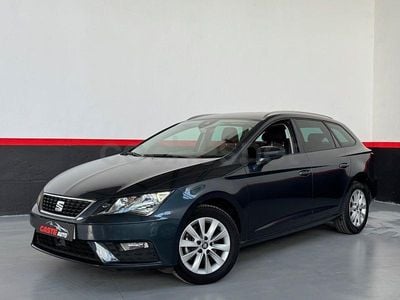Usado Seat Leon Style 115 CV (84 kW) 2020 Gris / plata Familiar