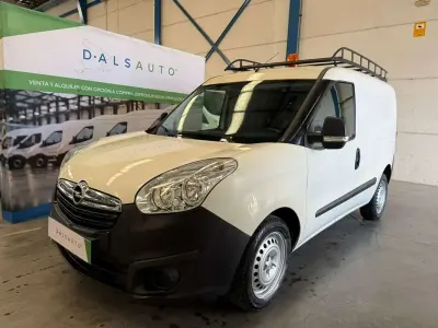 Usado Opel Combo Eco 124 CV (91 kW) 2018 Blanco Monovolumen