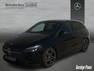 Usado Mercedes B180 116 CV (85 kW) 2022 Negro cosmos Utilitario