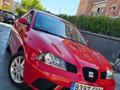 Usado Seat Ibiza Reference 85 CV (62 kW) 2007 Rojo Utilitario