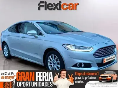 Usado Ford Mondeo Titanium 187 CV (137 kW) 2017 Gris Berlina