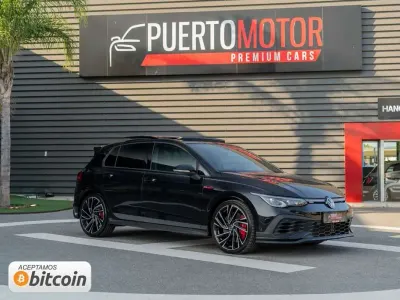 Usado VW Golf VIII GTI 300 CV (220 kW) 2022 Negro Utilitario