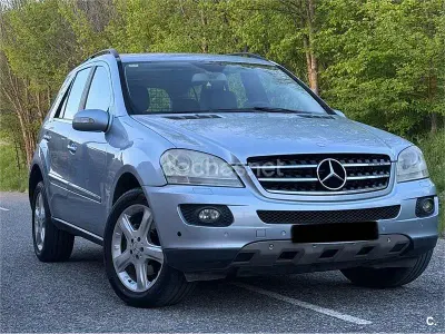 Usado Mercedes ML320 AMG Edition 1 224 CV (164 kW) 2008 Gris / plata SUV