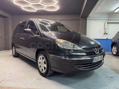 Usado Peugeot 807 Premium 163 CV (119 kW) 2011 Gris / plata Monovolumen