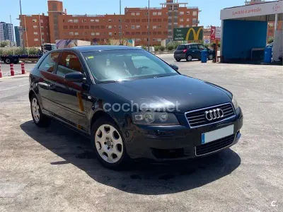 Usado Audi A3 Ambiente 102 CV (75 kW) 2004 Negro Utilitario