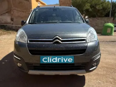 Usado Citroën Berlingo Feel 120 CV (88 kW) 2015 Gris Monovolumen