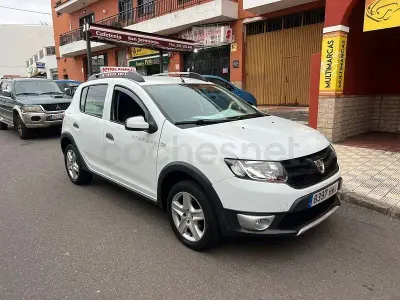 Käytetty Dacia Sandero Stepway 90 HP (66 kW) 2014 Valkoinen Sedan