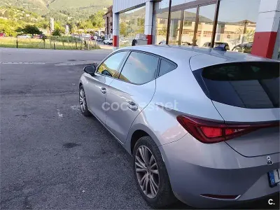 Usado Seat Leon Reference 110 CV (80 kW) 2021 Blanco Berlina