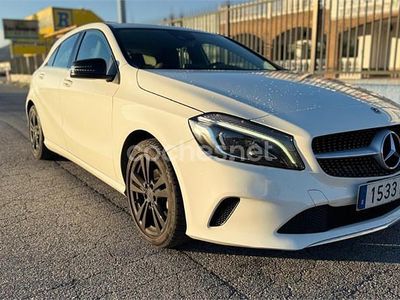 Usado Mercedes A180 109 CV (80 kW) 2018 Blanco Berlina