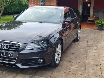 Usado Audi A4 120 CV (88 kW) 2010 Negro Berlina