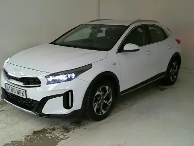 Usado Kia XCeed 136 CV (100 kW) 2023 Blanco SUV