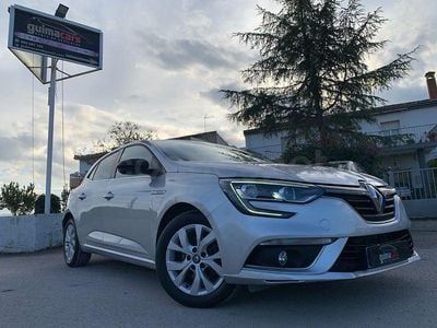 Usado Renault Mégane IV LIMITED 110 CV (80 kW) 2018 Gris / plata Berlina