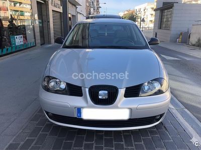 Gris / plata Usado 2003 Seat Ibiza Stella Berlina | 2900 € (Precio justo)