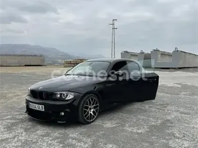 Usado BMW 118 Sport Line 143 CV (105 kW) 2009 Negro Utilitario